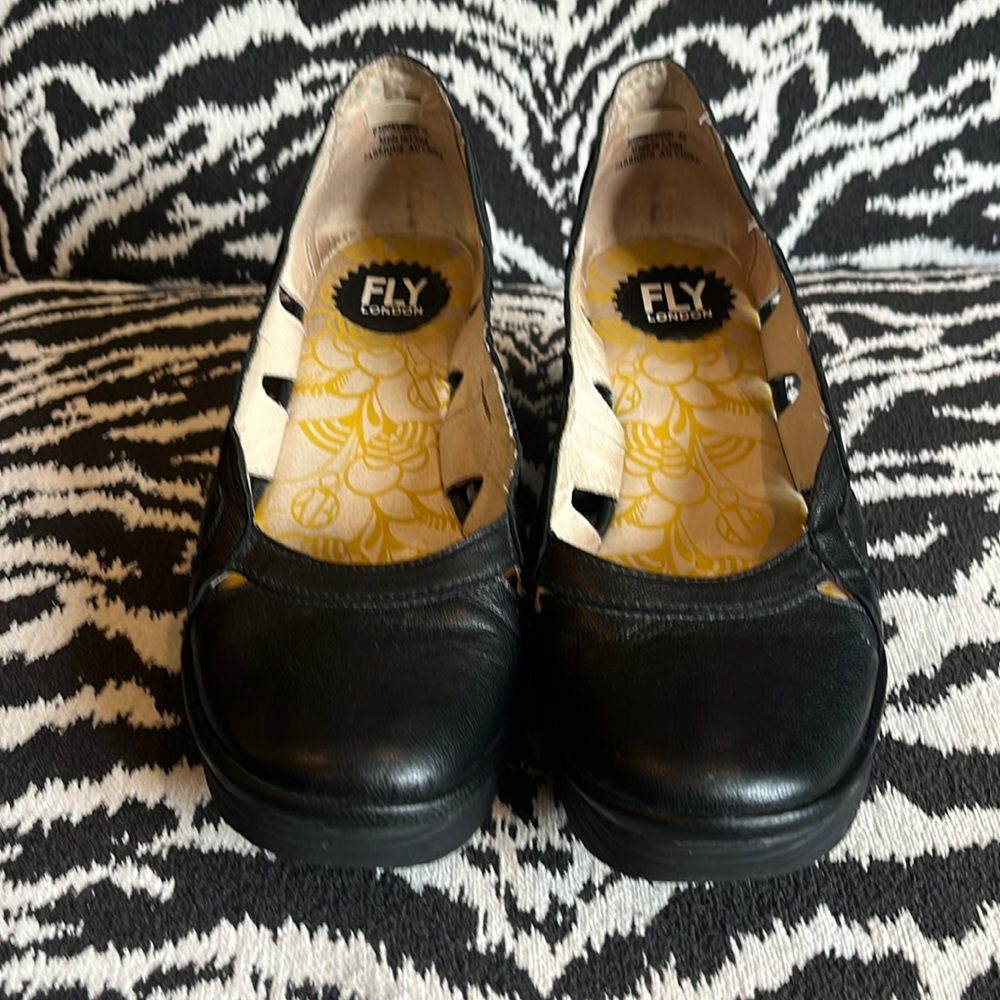 FLY LONDON SCALLOPED WEDGE - Picture 2 of 5